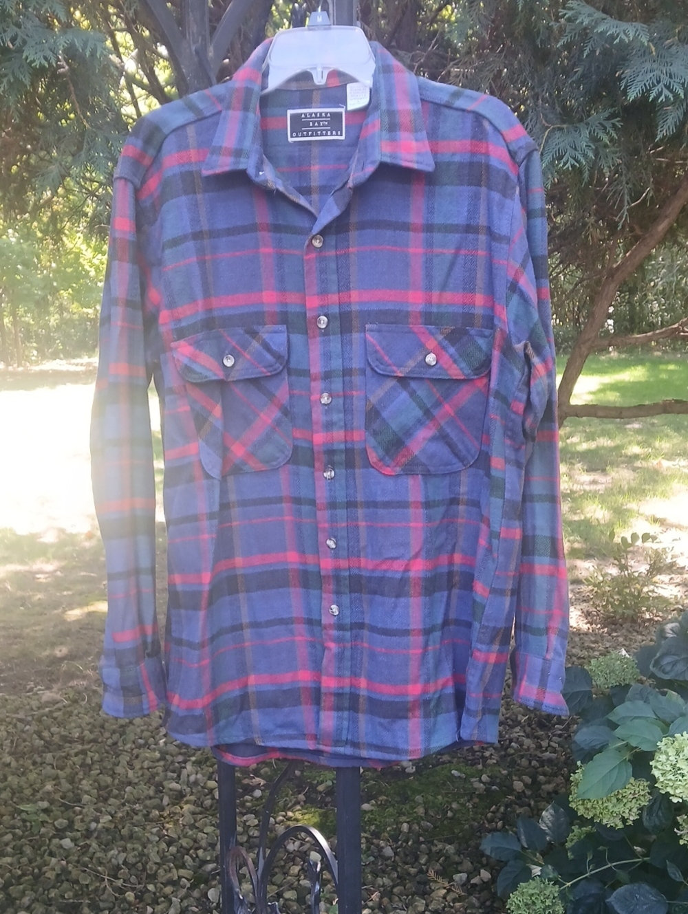 Alaska Bay Outfitters  men's long-sleeve plaid flannel shirt Sz L, Vintage